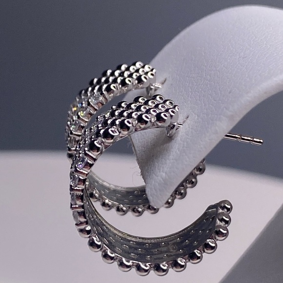 BEAUTIFUL STERLING SILVER & SIMULATED DIAMOND EARRINGS - Picture 4 of 4